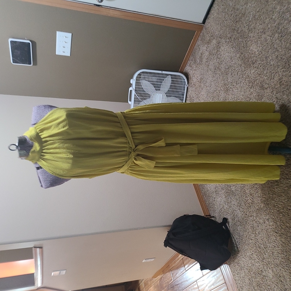 Women dress worththington  size 18 yellow